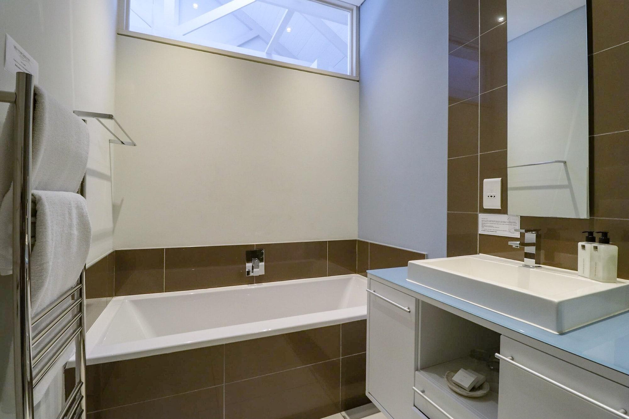 Whale Coast All-Suite-Hotel - Dcc Hotel Group Херманус Екстериор снимка